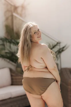 Cuba Ruffles bikinitopp - Mørk beige - Daisy